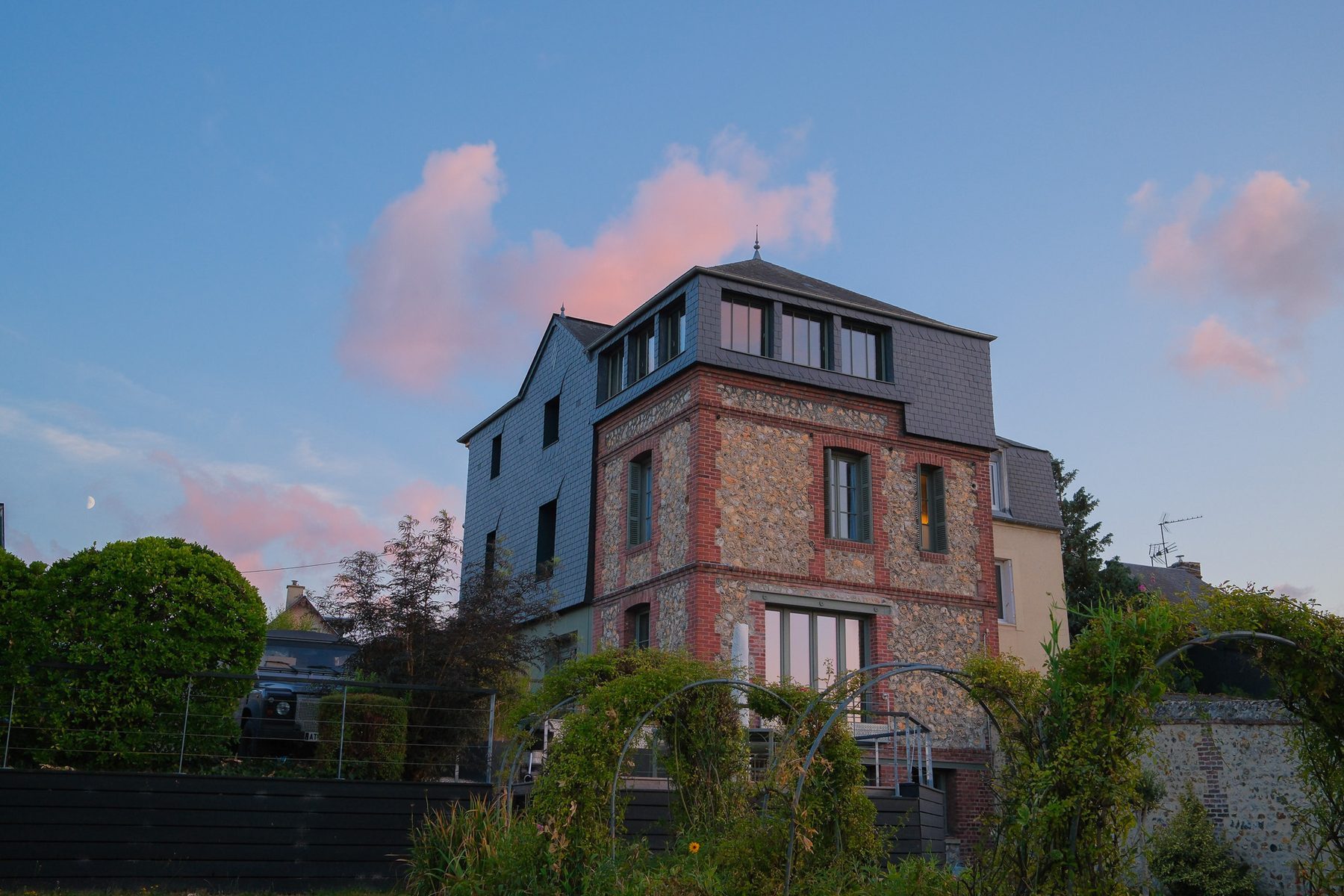 Villa Marguerite from the garden, in the evening