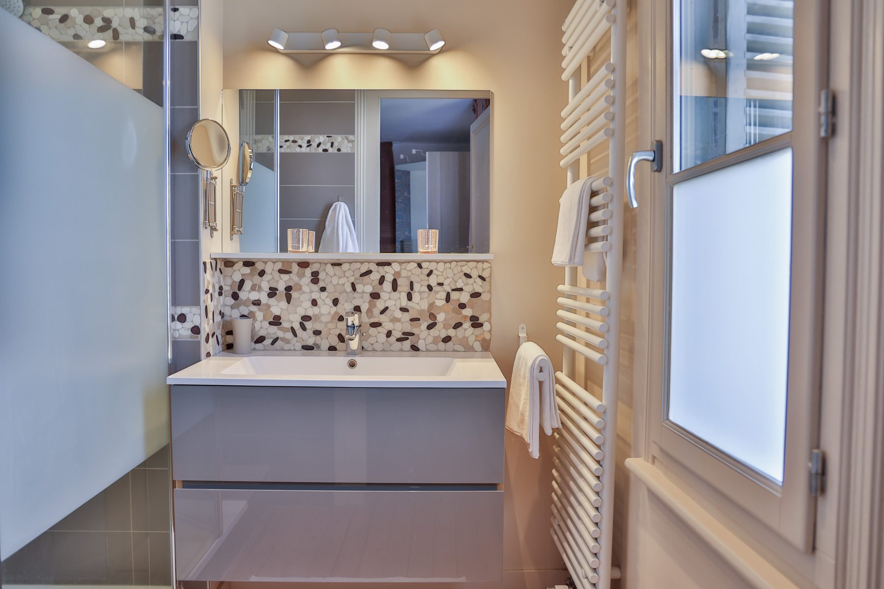 The Terracotta bedroom shower room